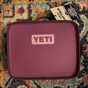 NEW YETI Daytrip Lunch Box Nordic Purple